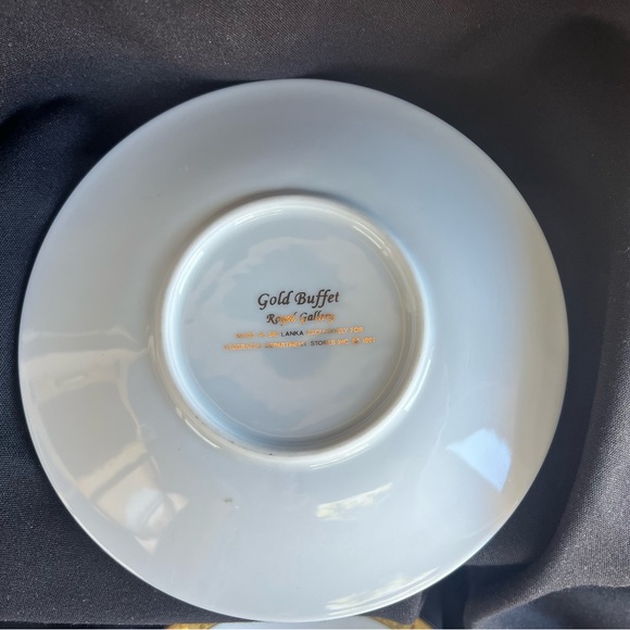 Flat Cup & Saucer Set
Gold Buffet
by ROYAL GALLERY set of 2 - Picture 5 of 7